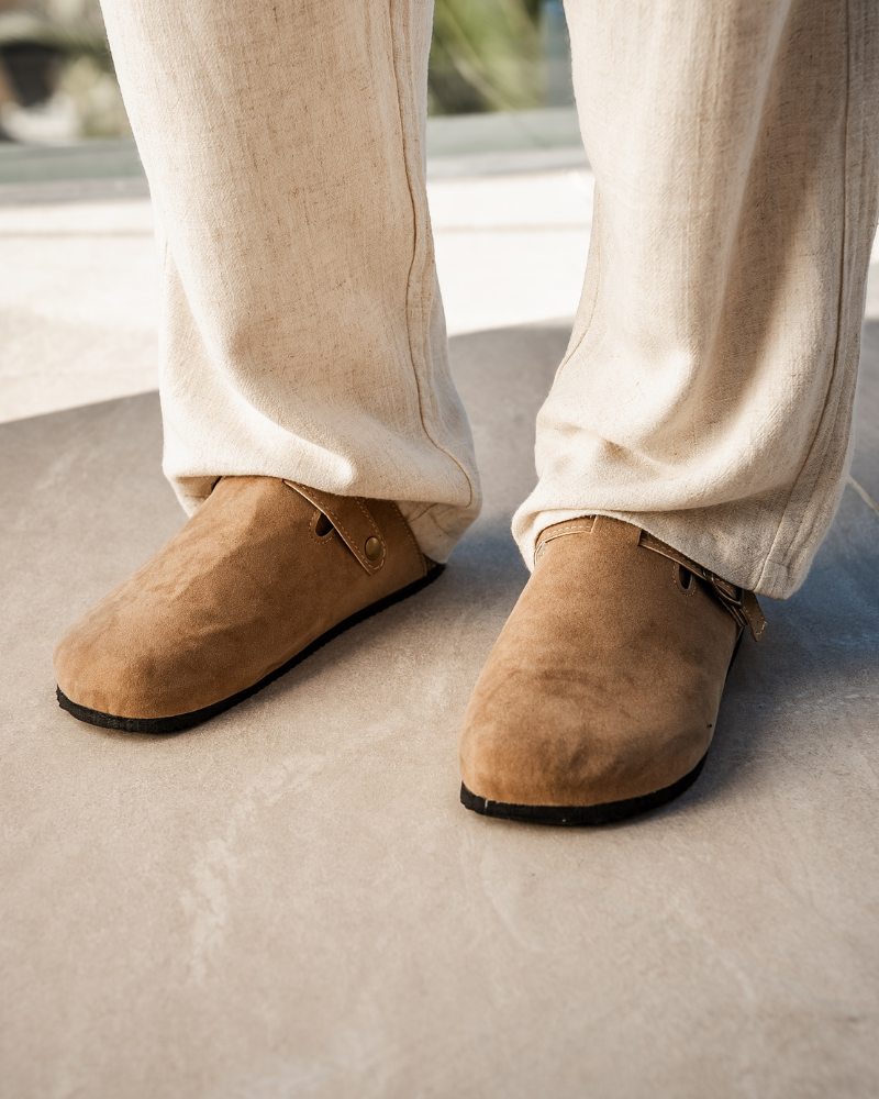 Luke™ | Pánske velúrové šľapky – Ergonomicky tvarovaná podrážka pre pohodlie